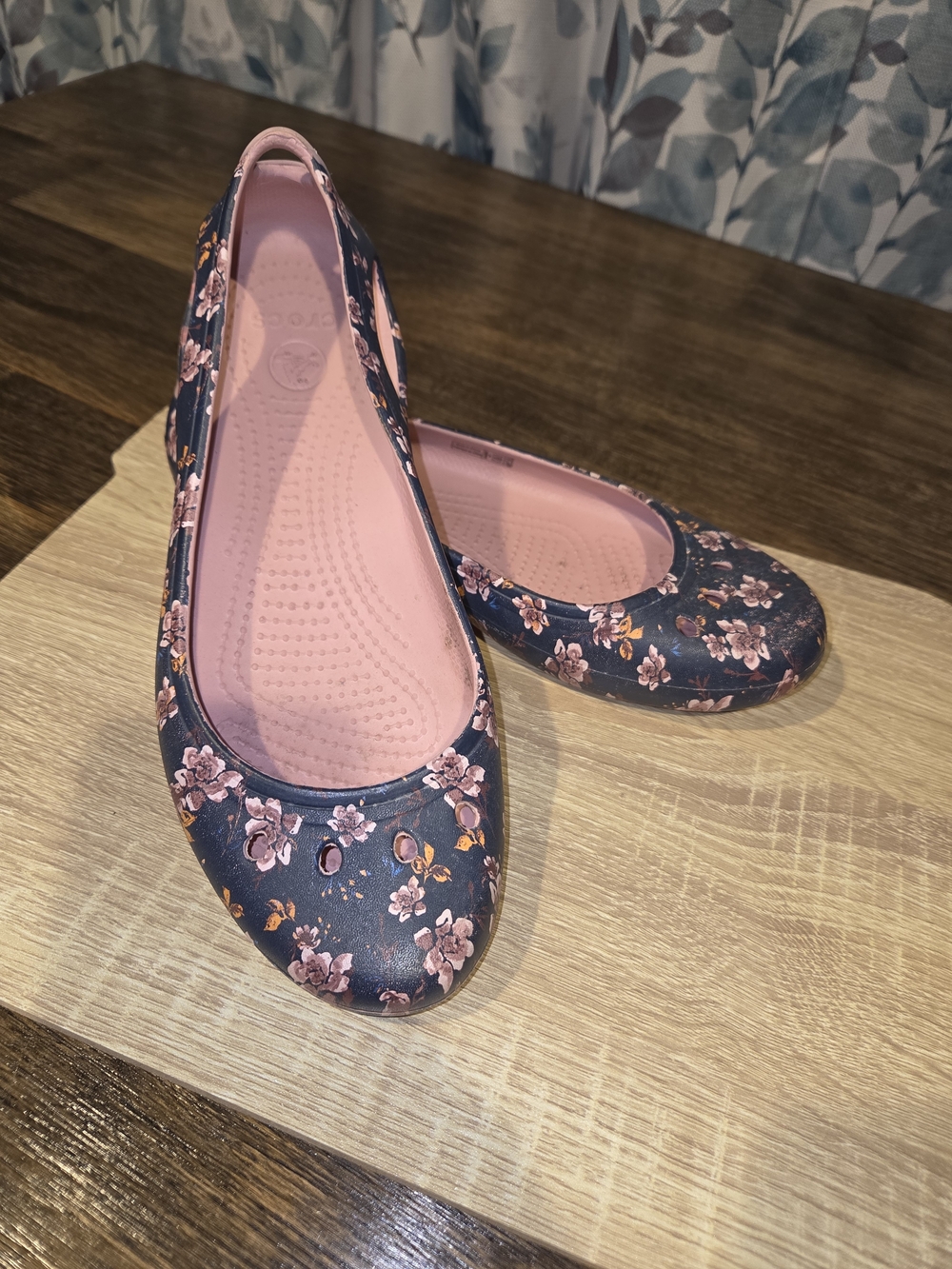 CROCS Floral Navy and Pink Women’s Flats